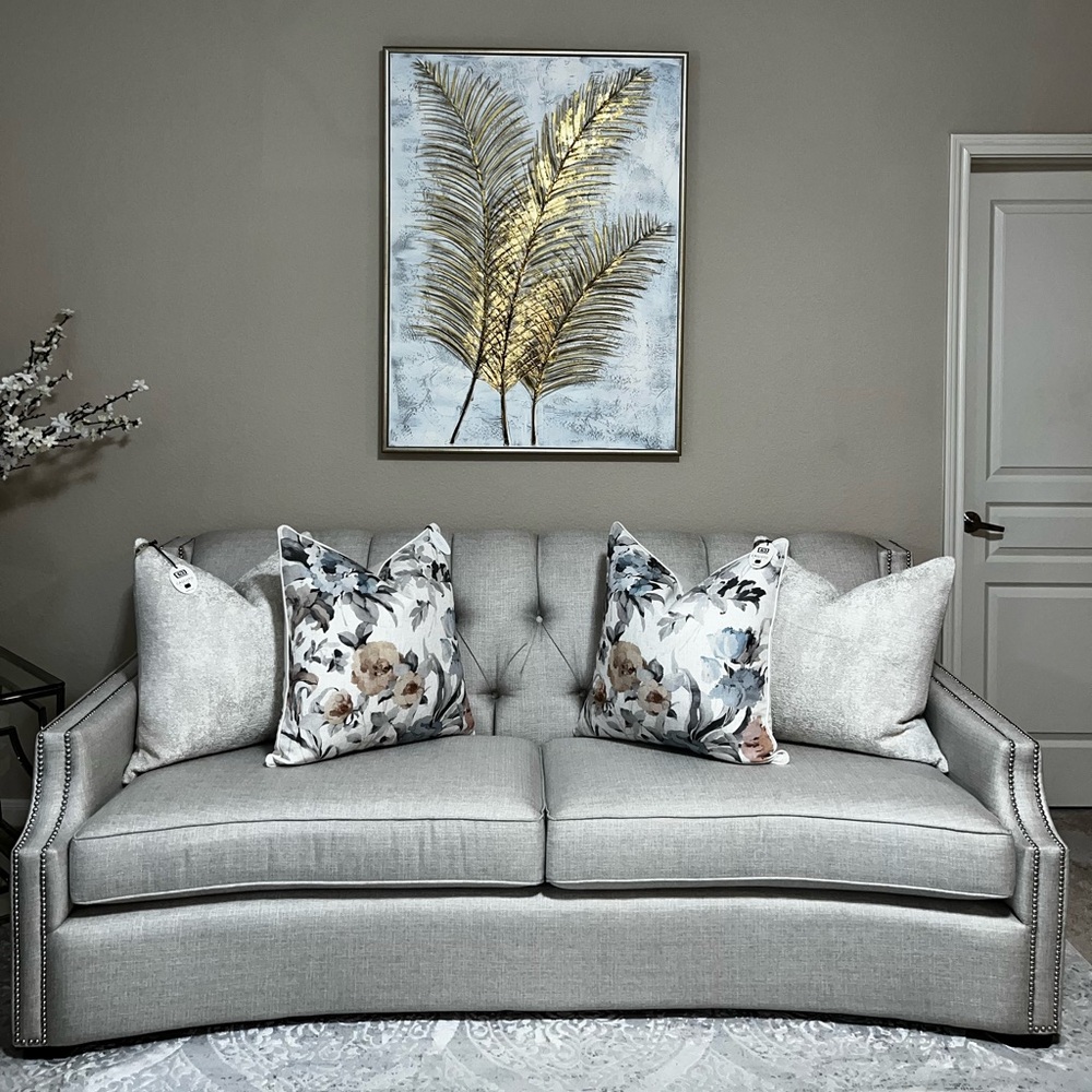 1-NWT CALLISTO HOME FLORAL
DESIGN DECORATIVE PILLOW - Picture 11 of 16